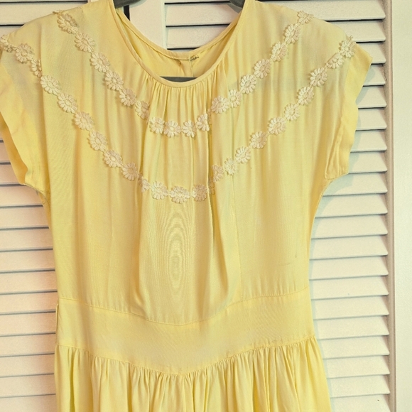 Vintage Yellow Dress - Picture 6 of 6